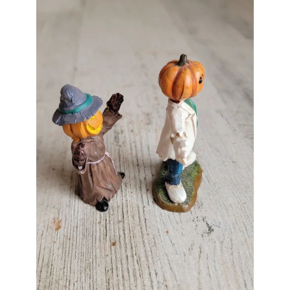 Jack O'Lantern scarecrow pumpkin village accessory Halloween set
